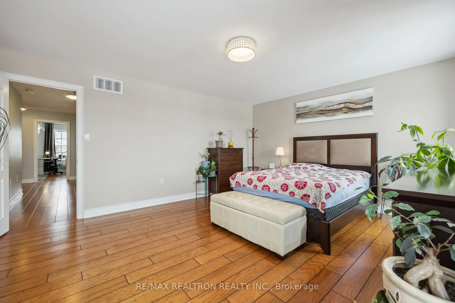 31 Weir St