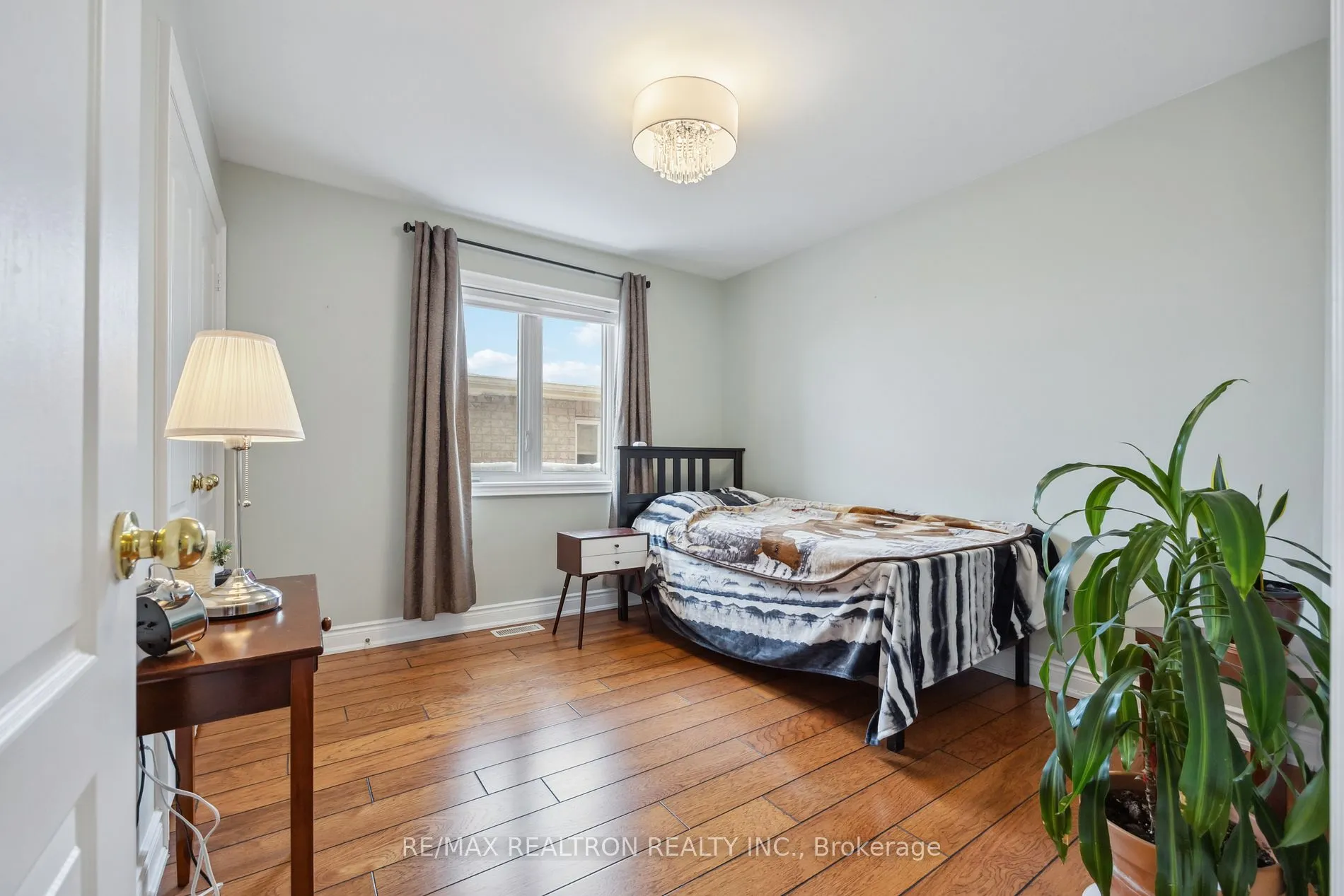 31 Weir St