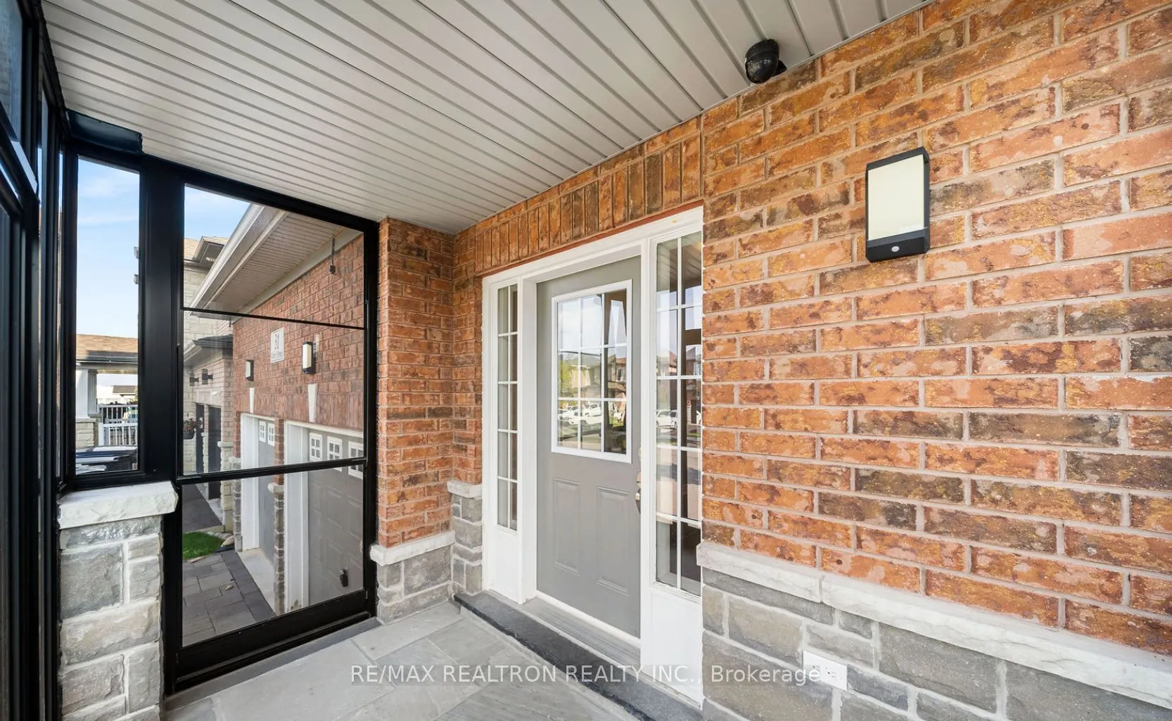 31 Weir St