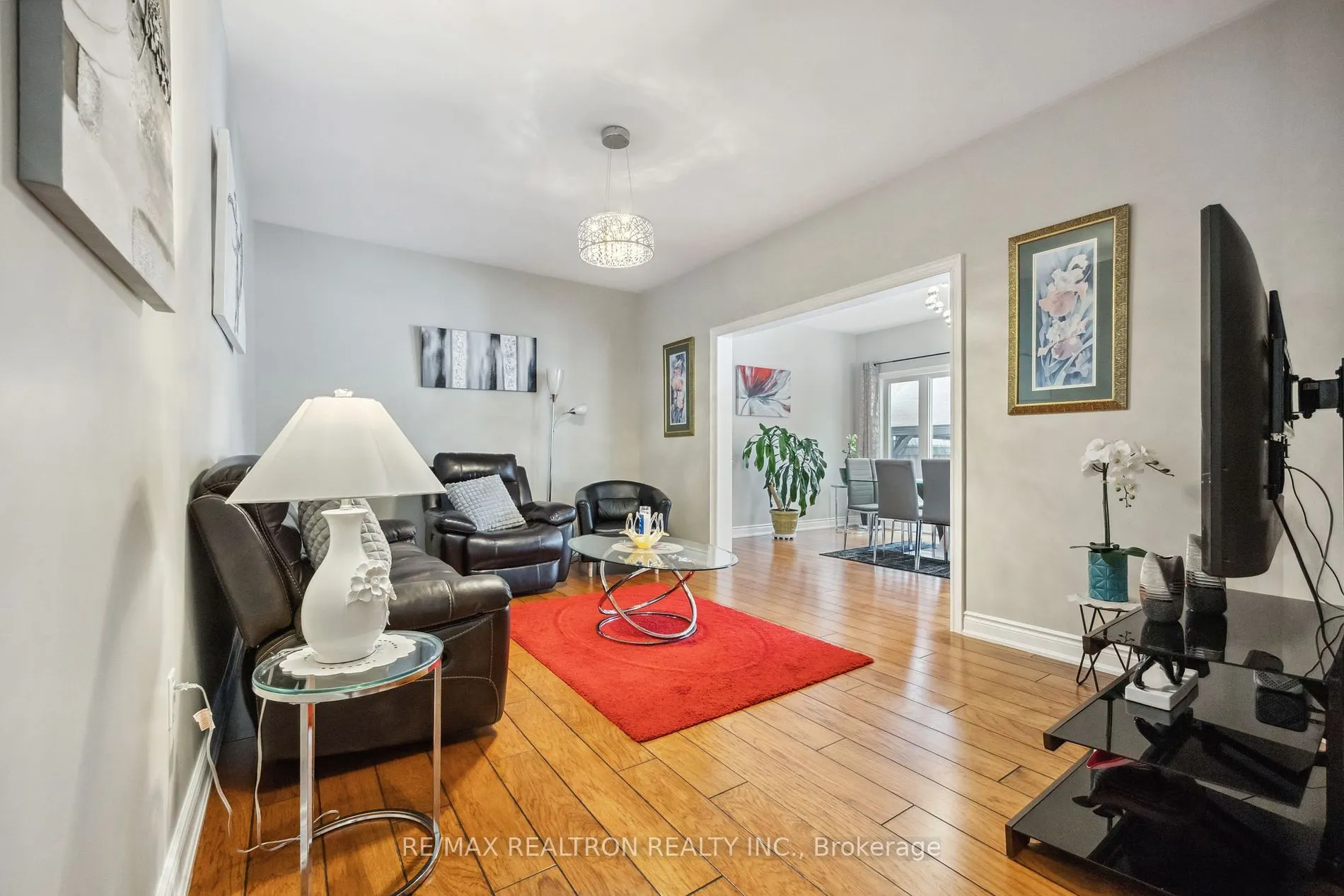 31 Weir St