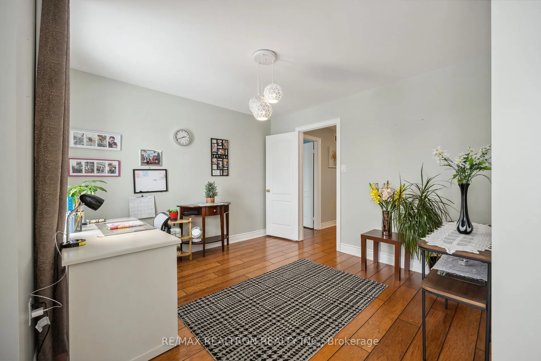 31 Weir St