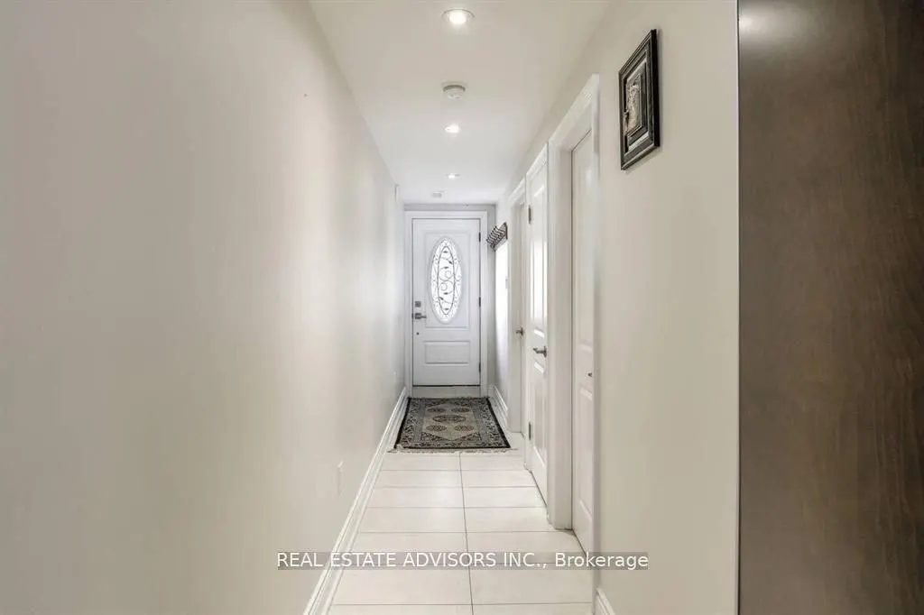 17 Agincourt Road