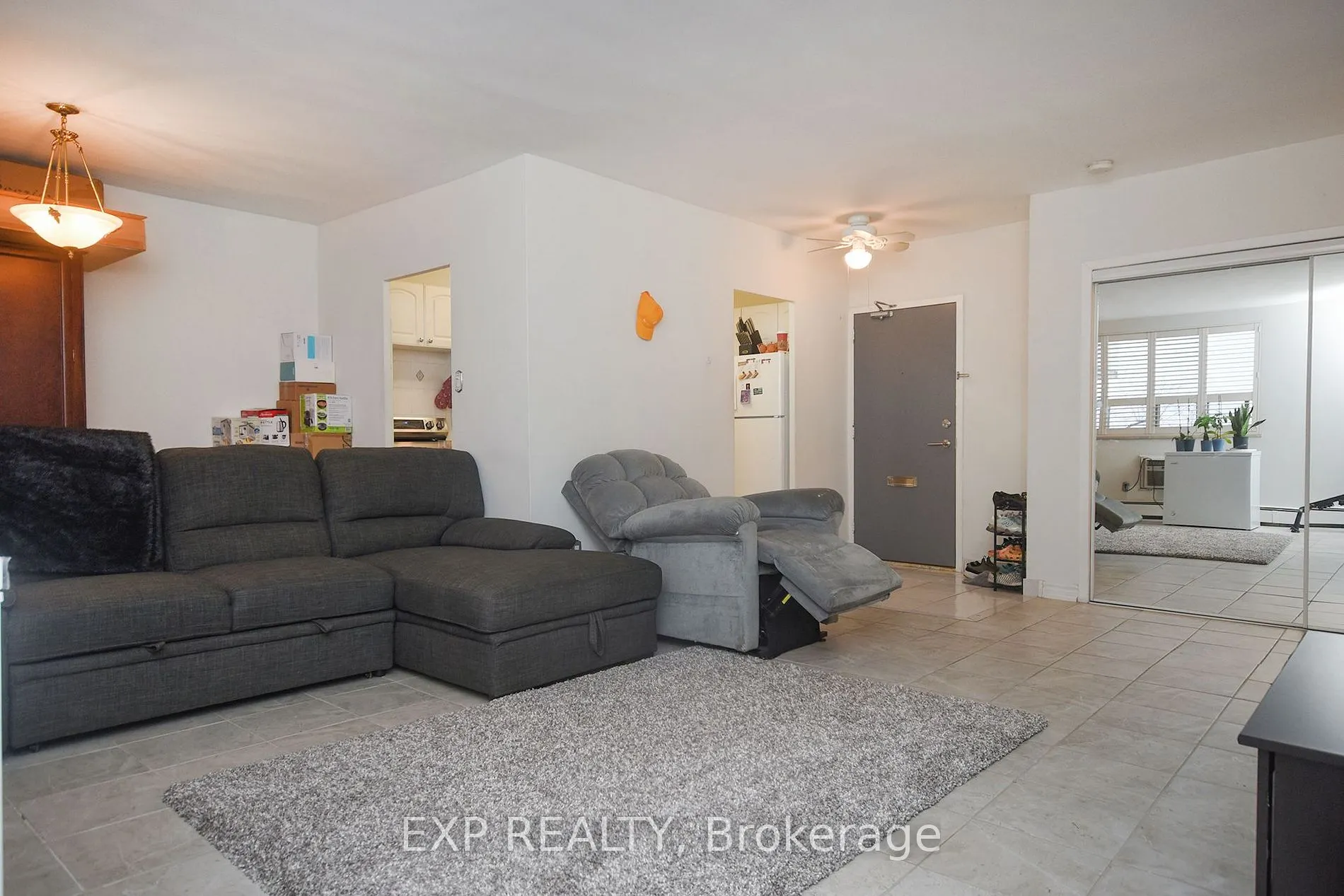67 Richmond Street, #607