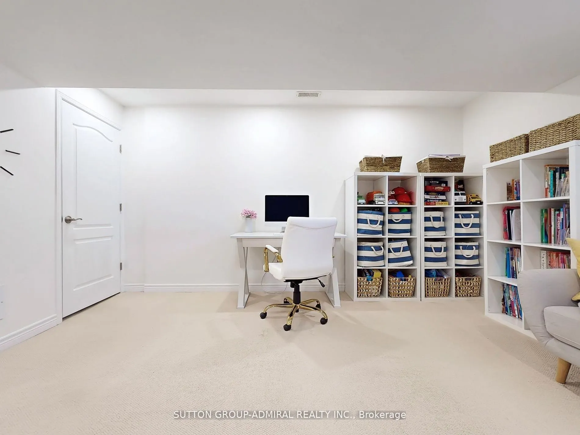 9241 Bathurst St, #5