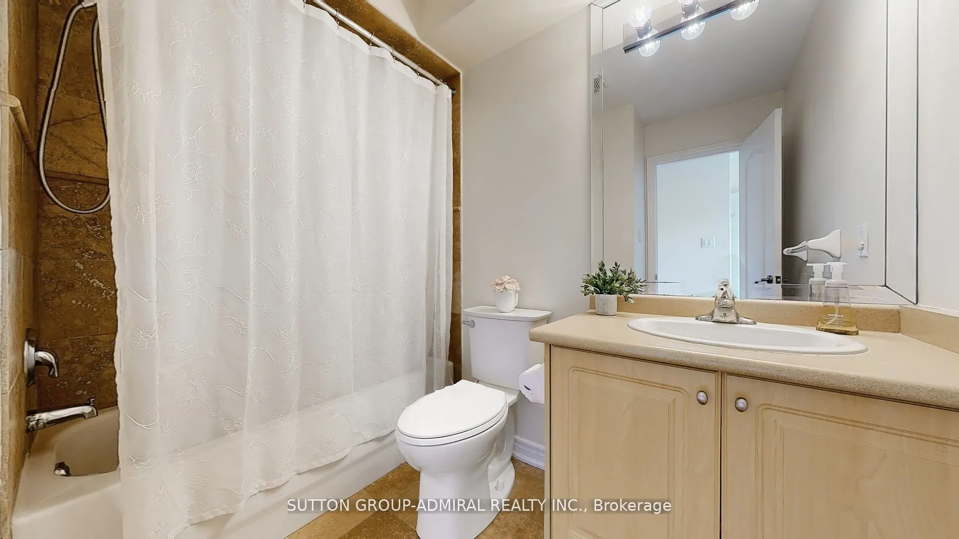 9241 Bathurst St, #5