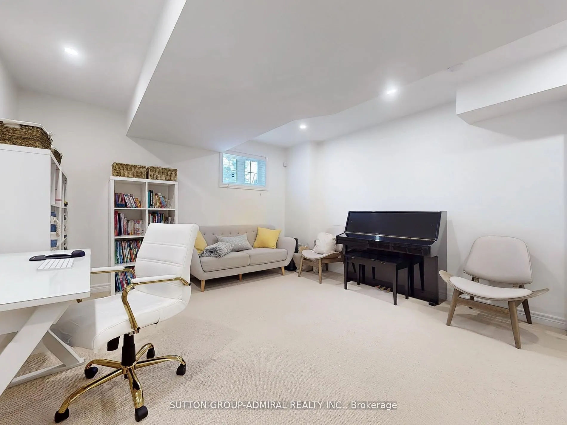 9241 Bathurst St, #5
