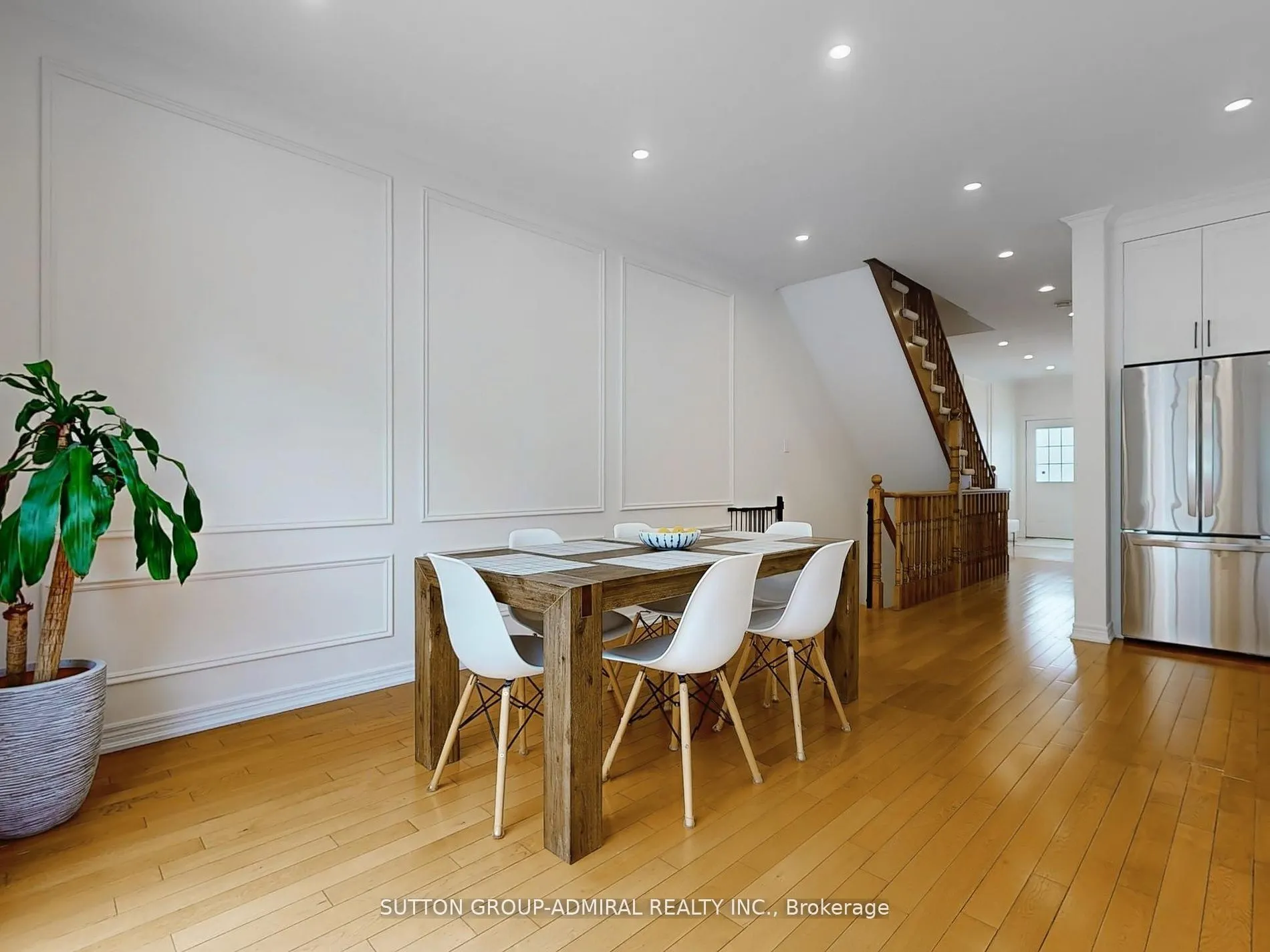 9241 Bathurst St, #5