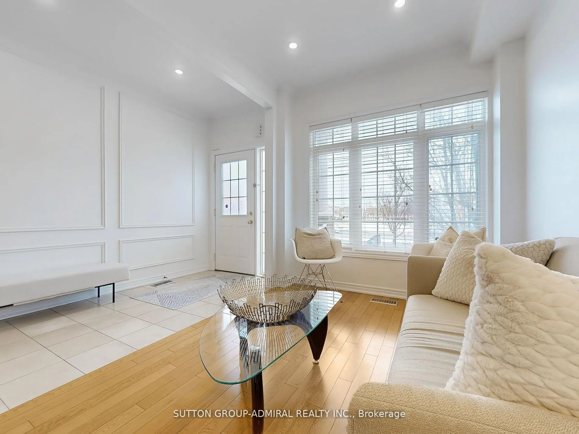 9241 Bathurst St, #5