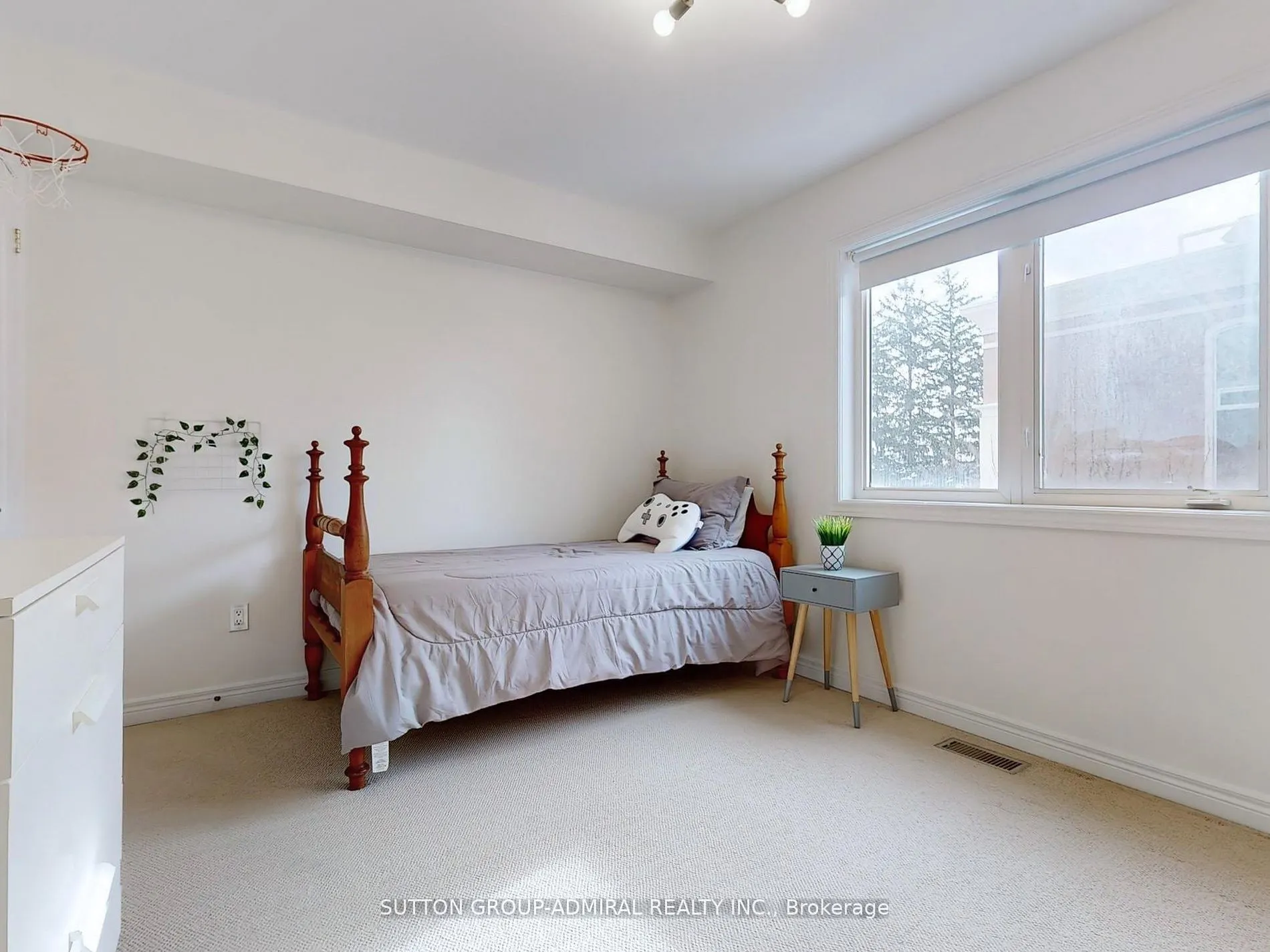 9241 Bathurst St, #5