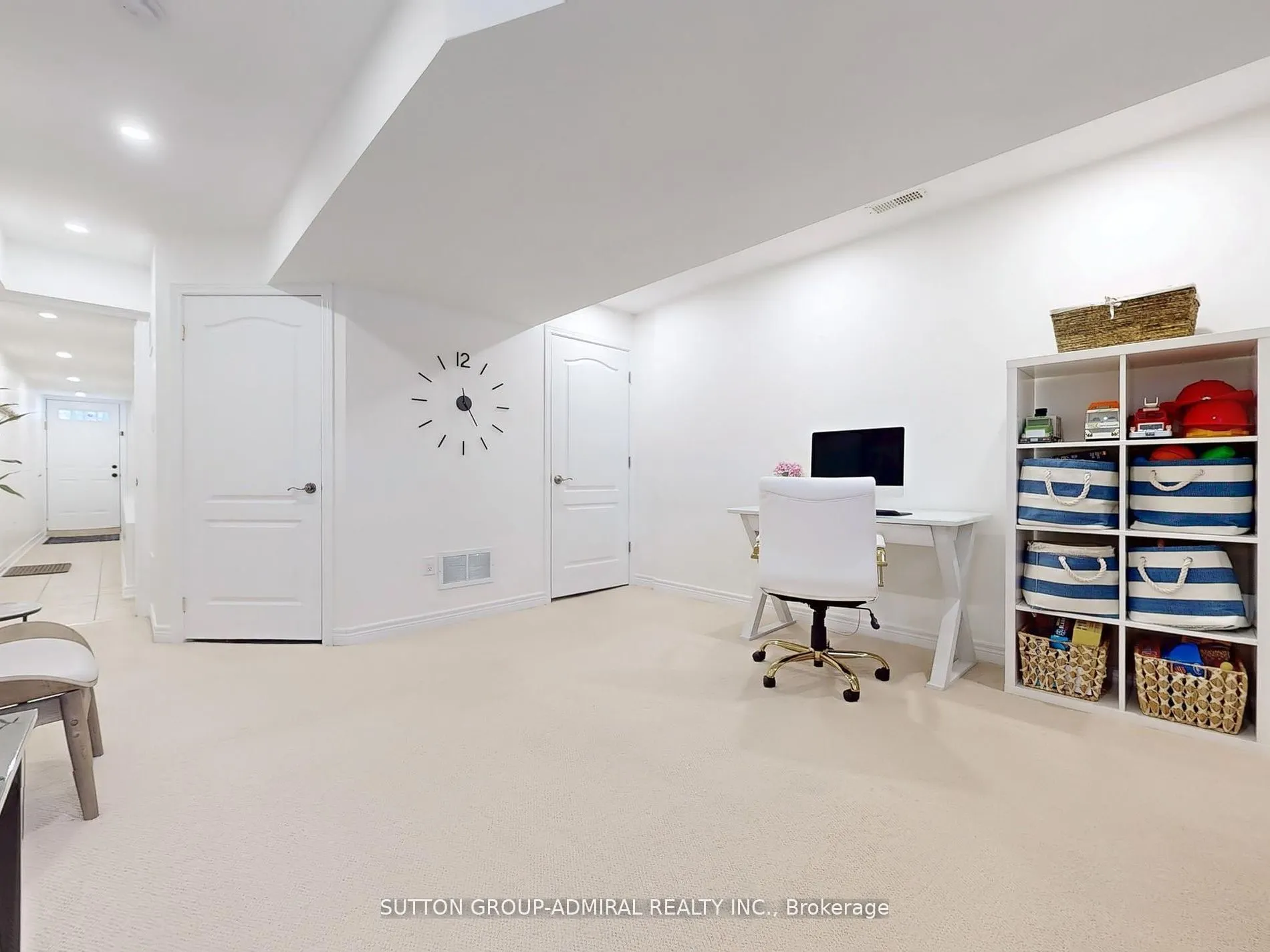 9241 Bathurst St, #5