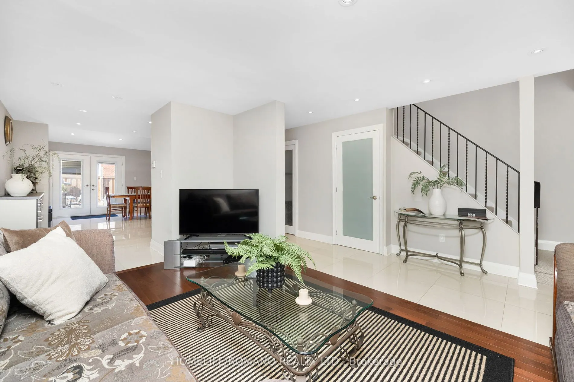 36 BROUGHAM Drive