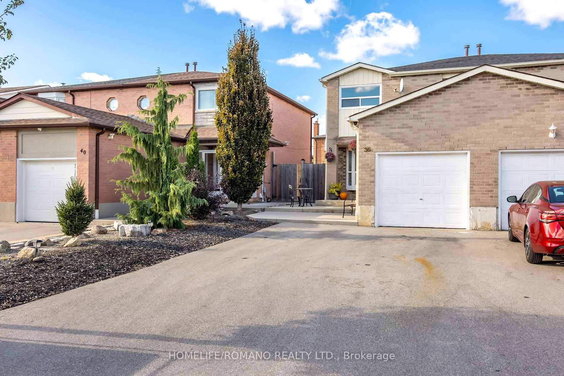 36 BROUGHAM Drive