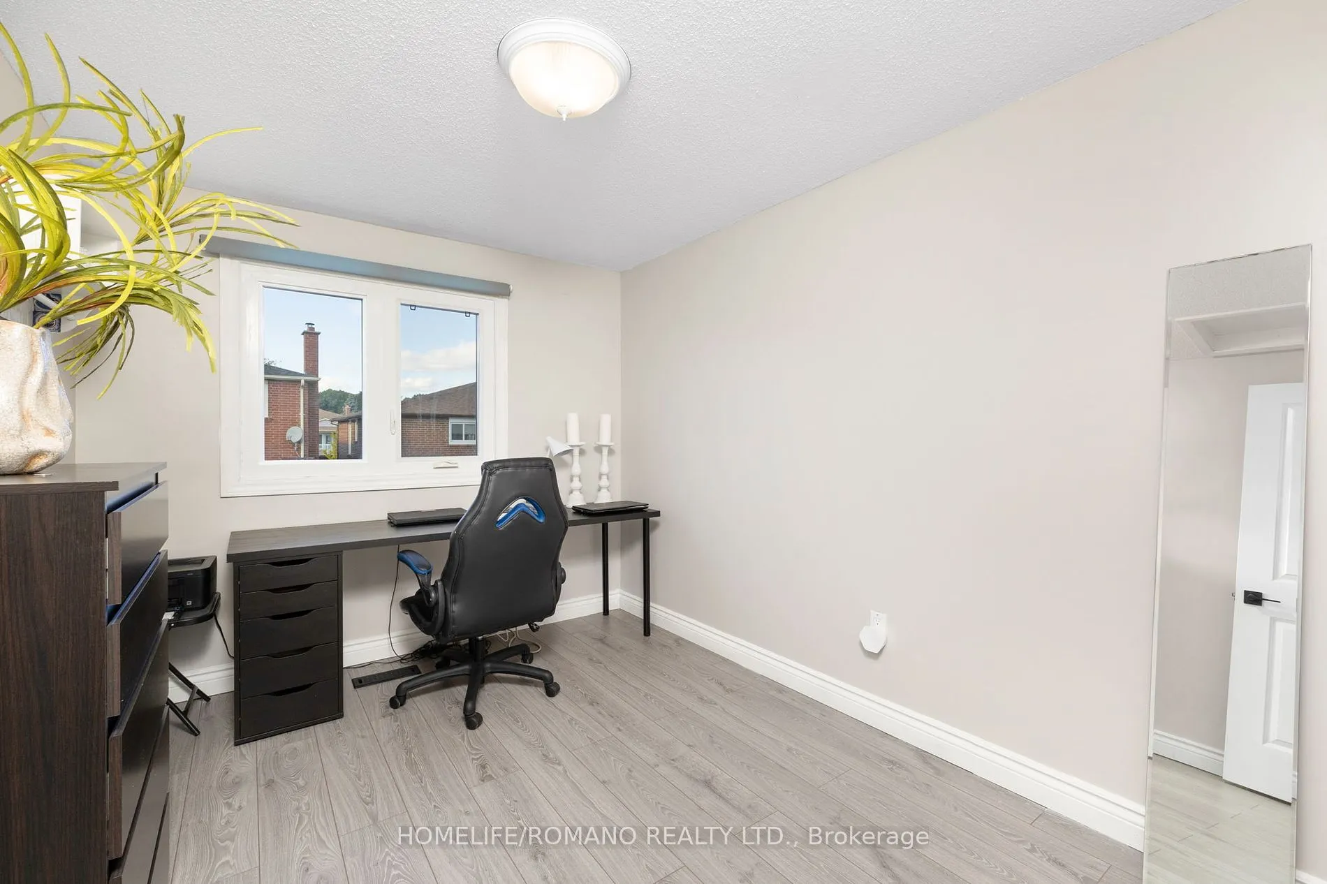 36 BROUGHAM Drive