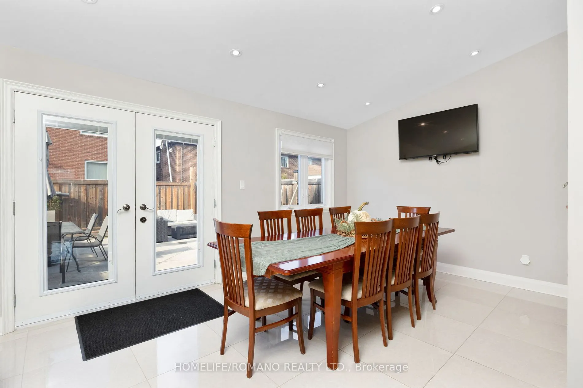 36 BROUGHAM Drive