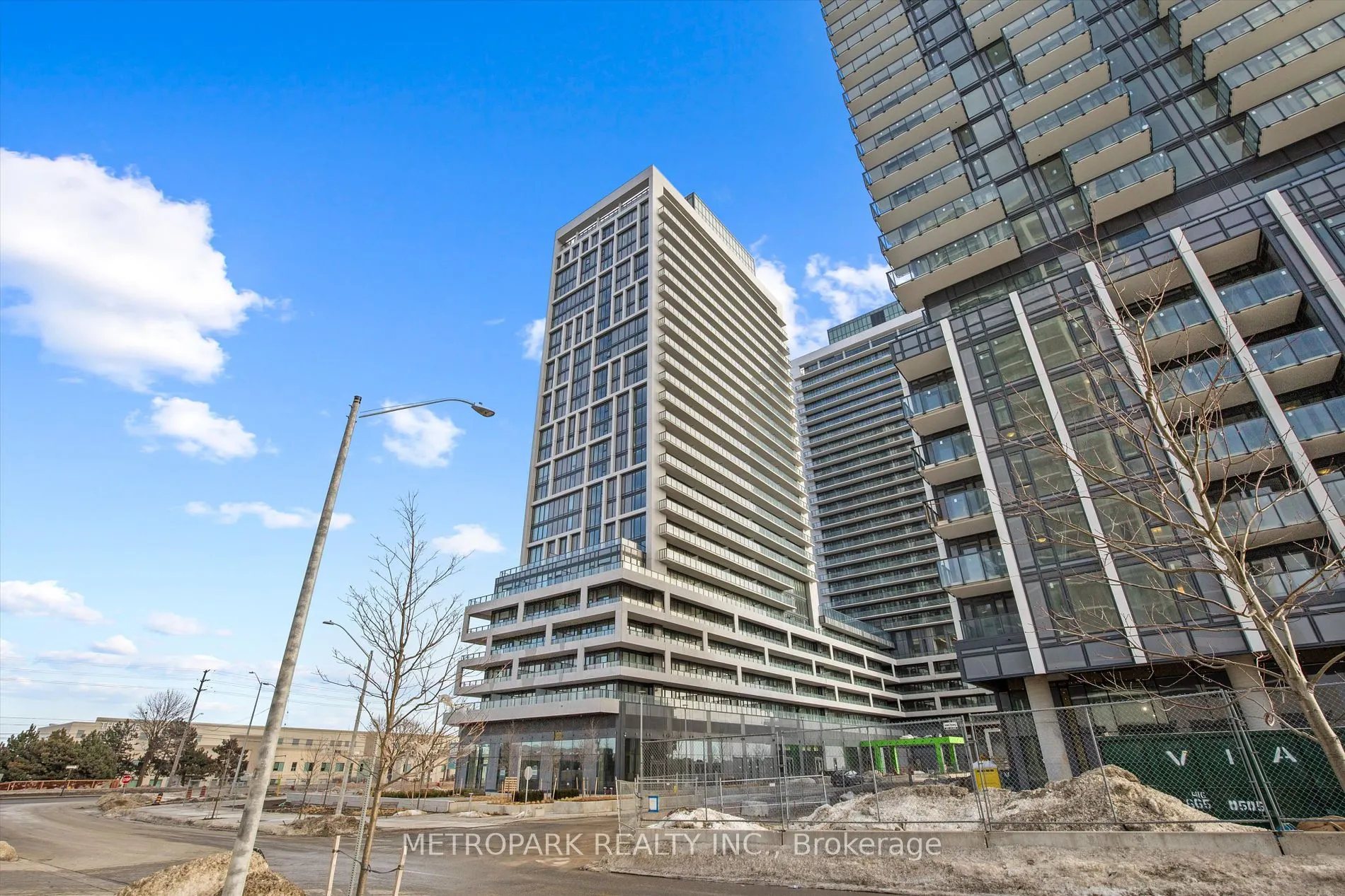 8960 Jane Street, #709