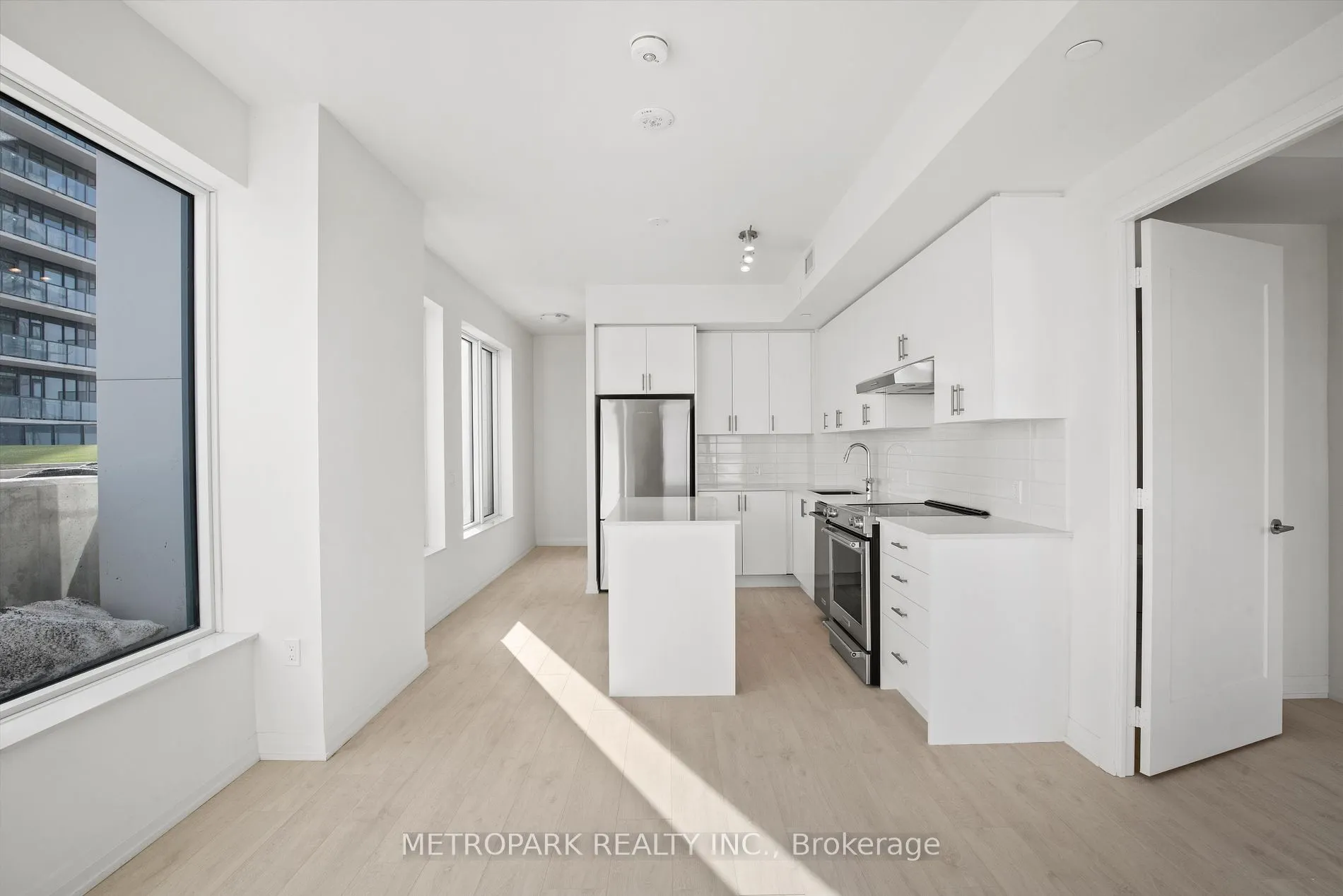 8960 Jane Street, #709