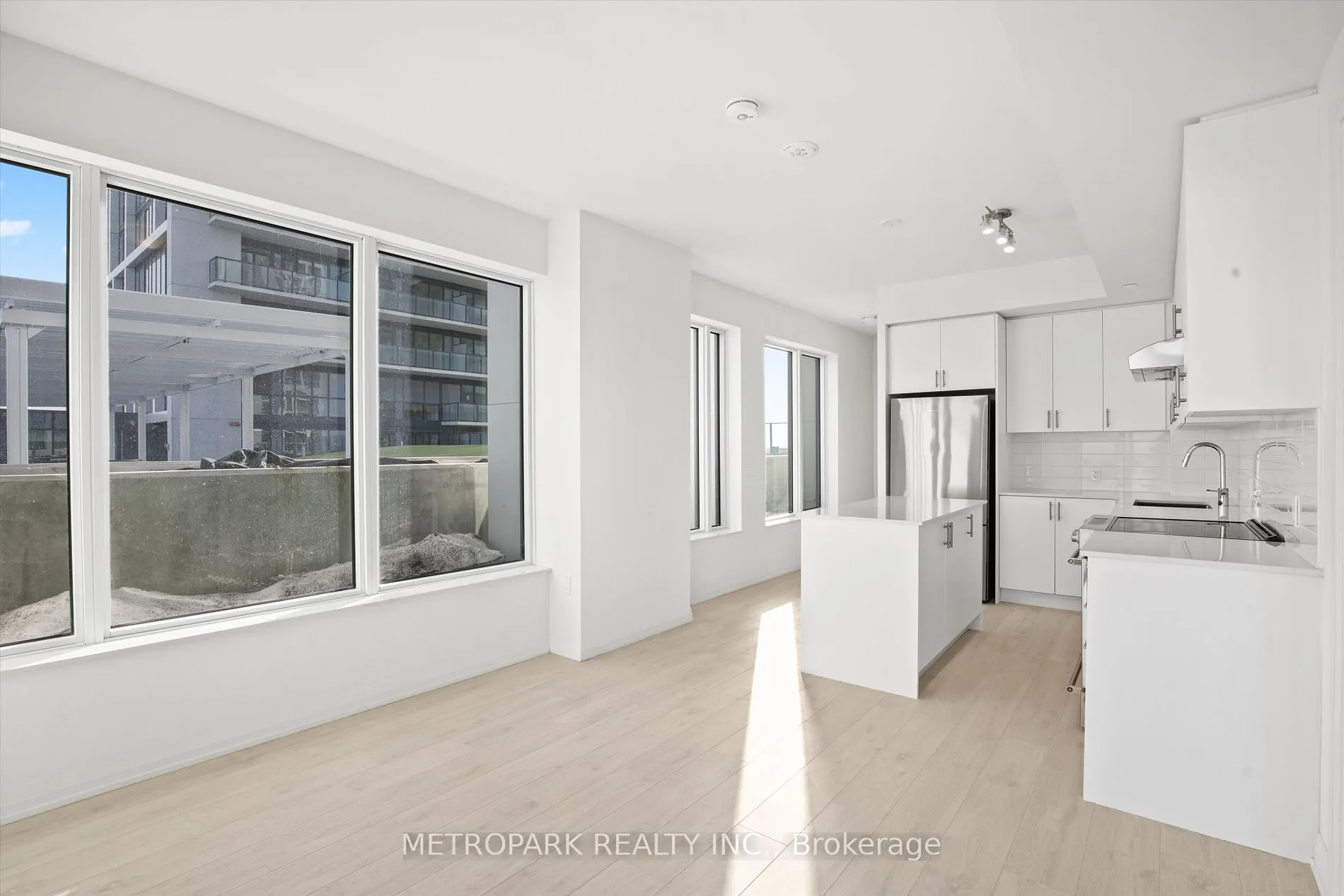 8960 Jane Street, #709
