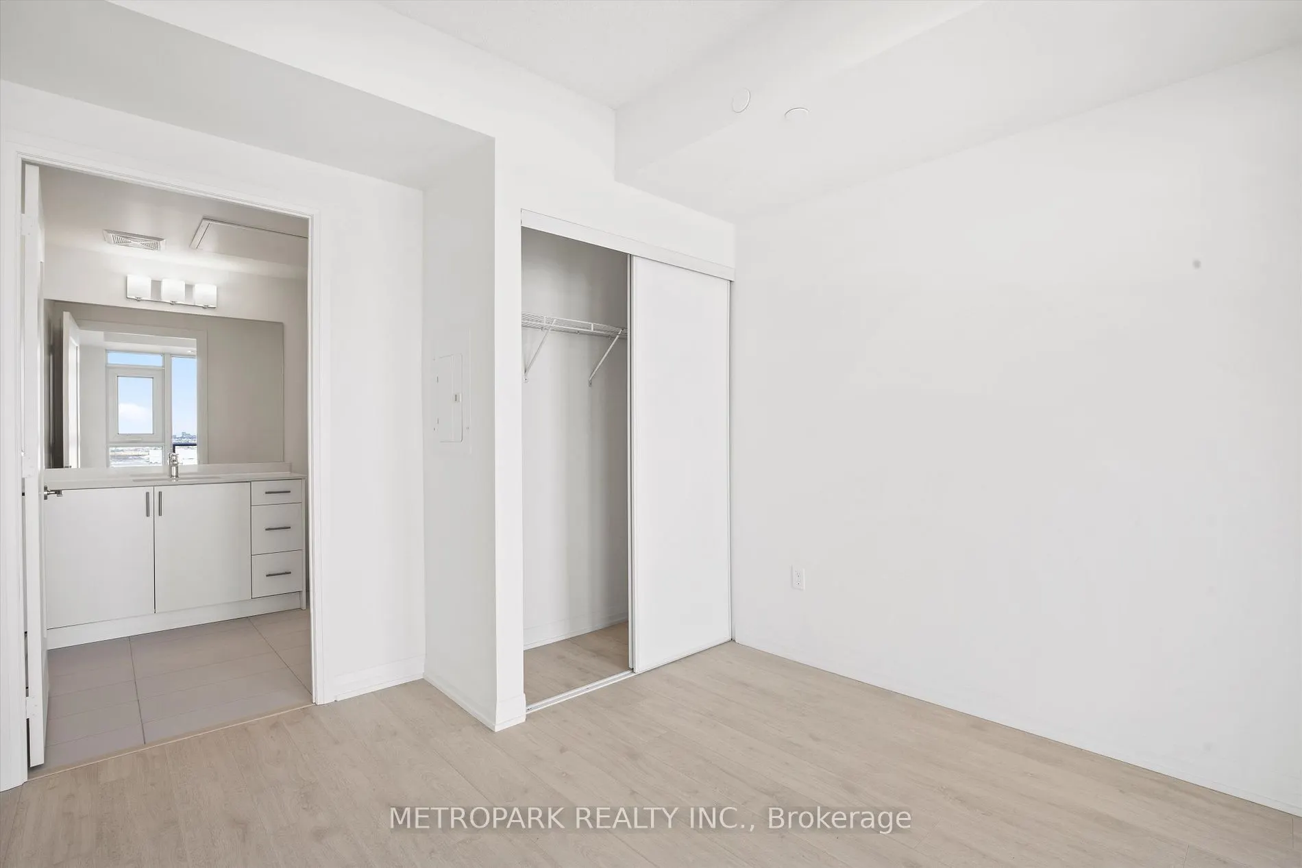 8960 Jane Street, #709