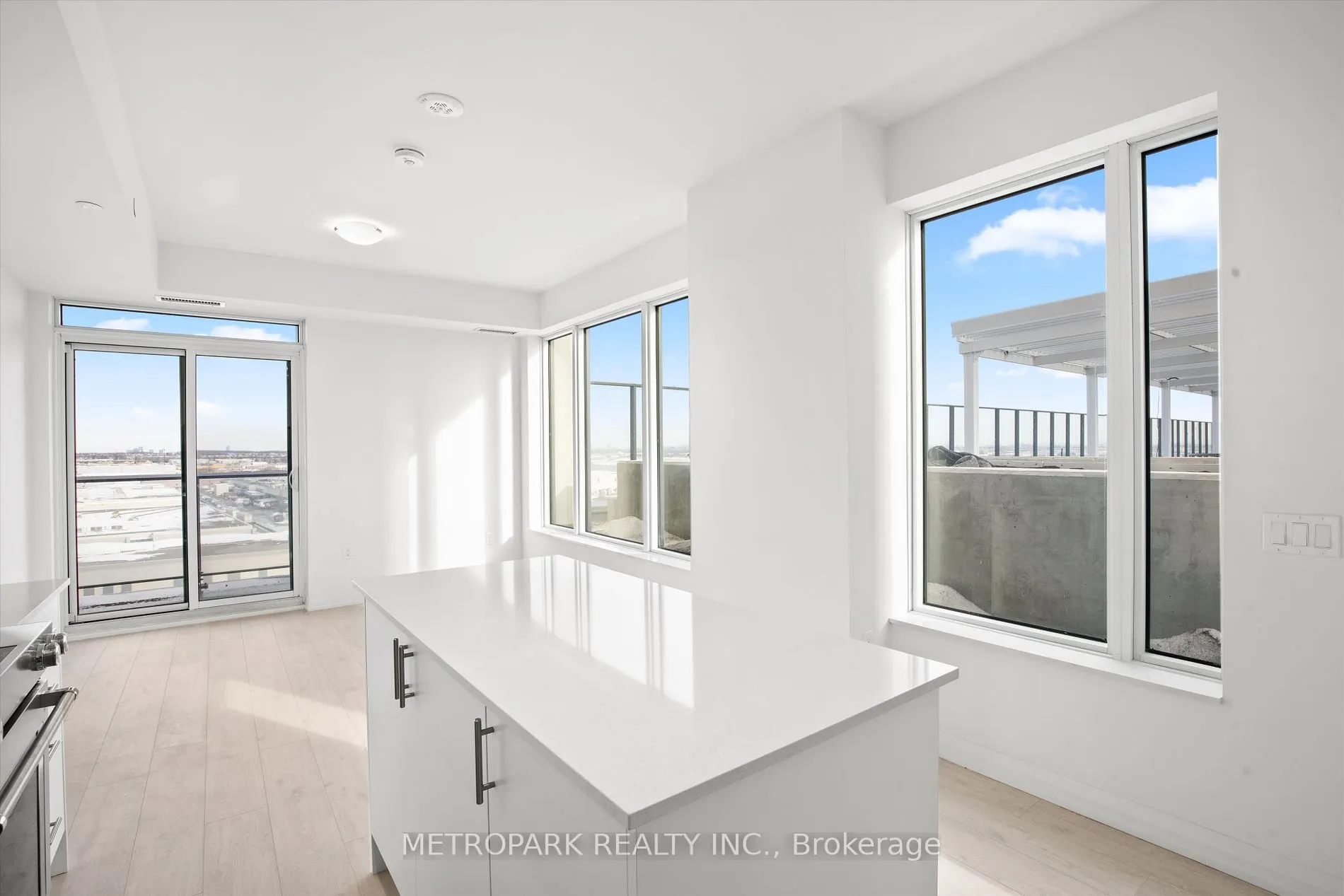 8960 Jane Street, #709