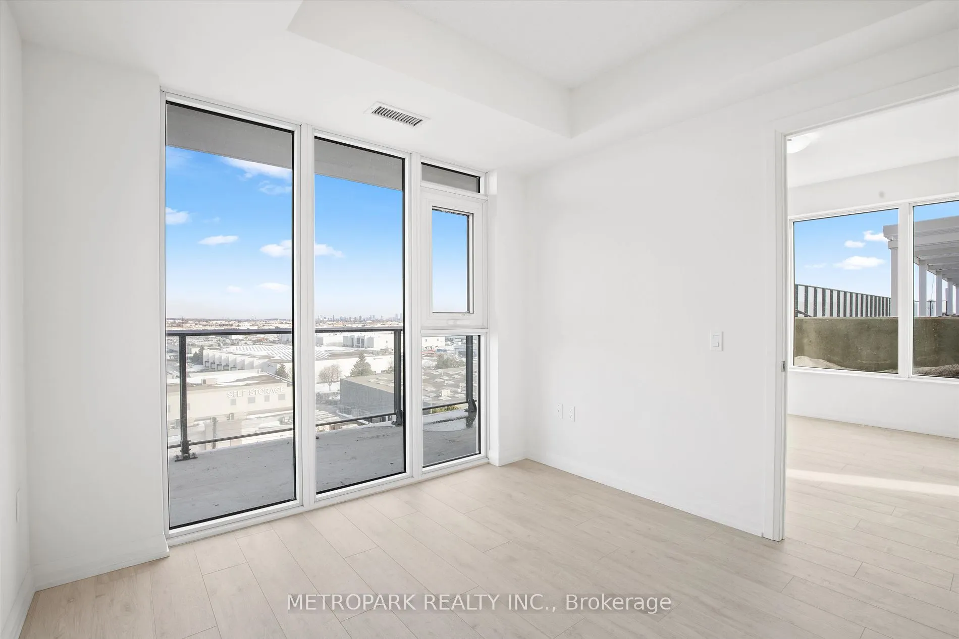 8960 Jane Street, #709