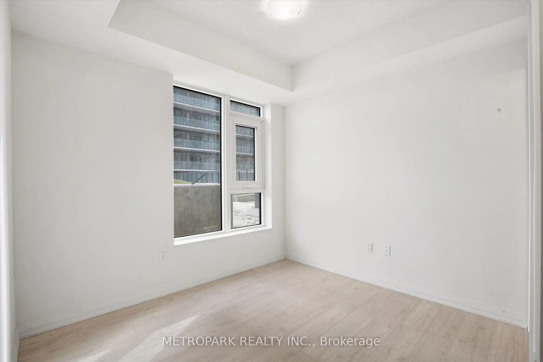 8960 Jane Street, #709