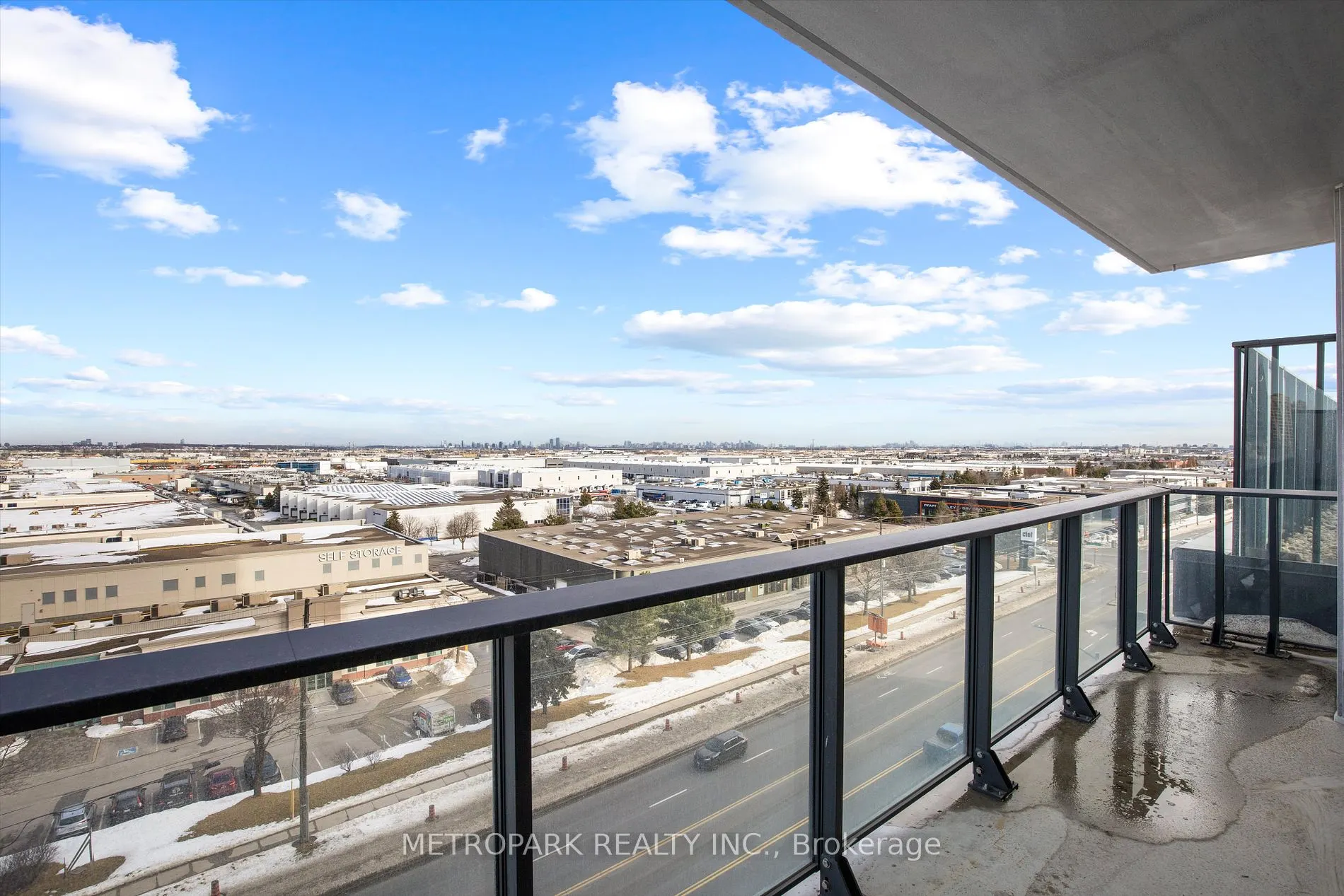 8960 Jane Street, #709
