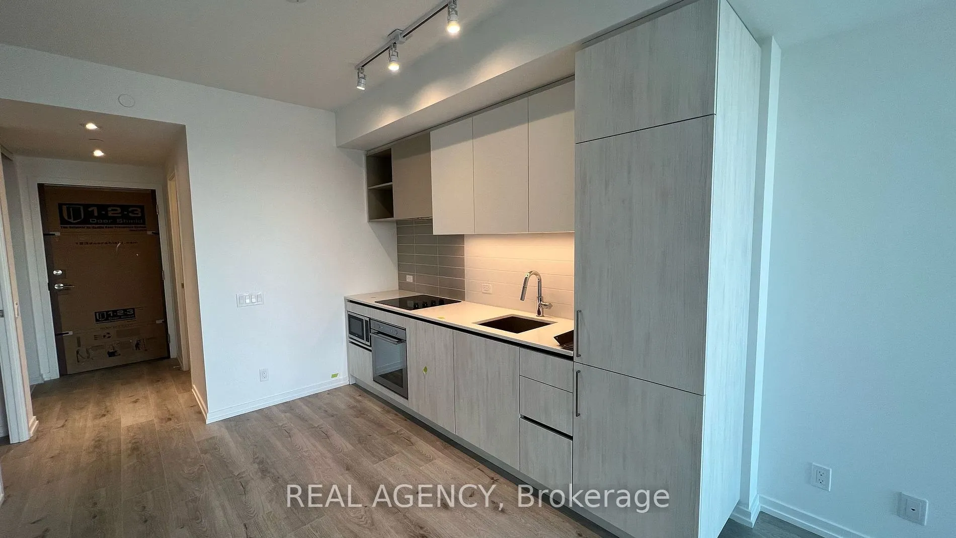 1000 Portage Parkway, #3008