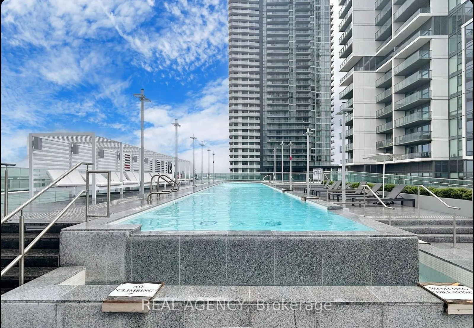 1000 Portage Parkway, #3008