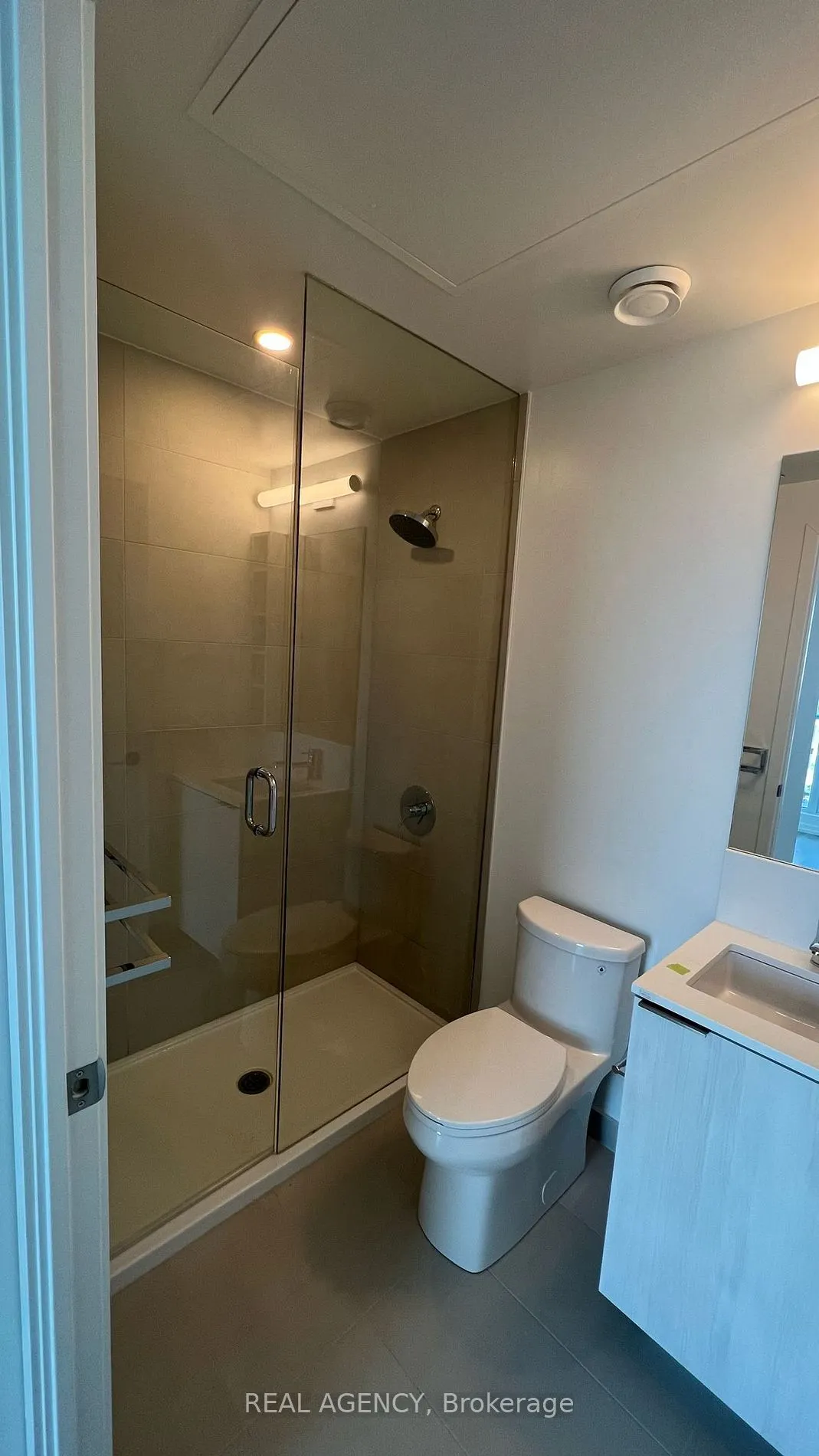 1000 Portage Parkway, #3008