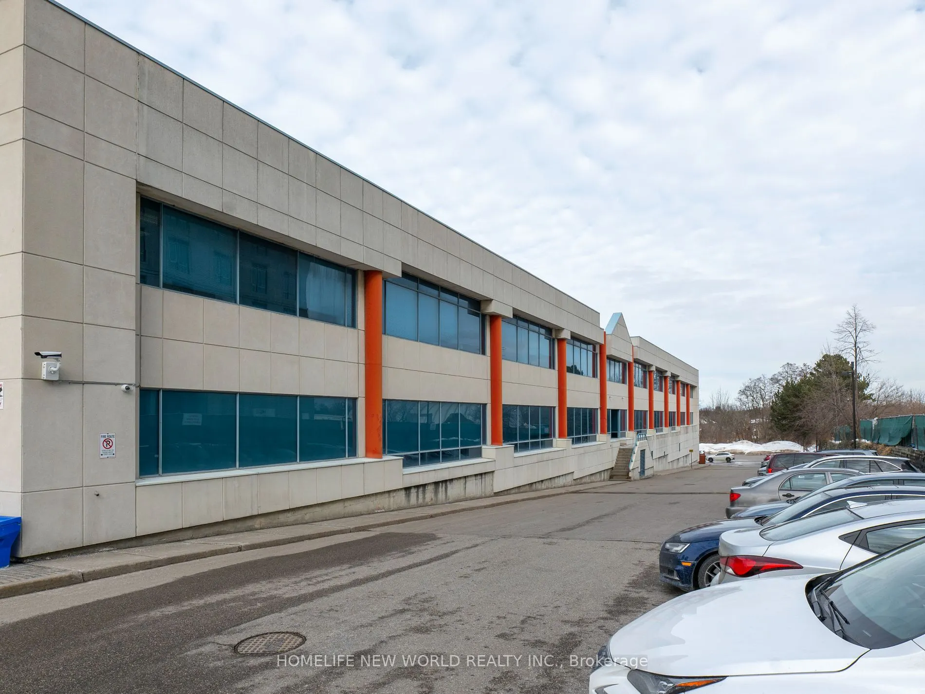 8901 Woodbine Avenue, #100