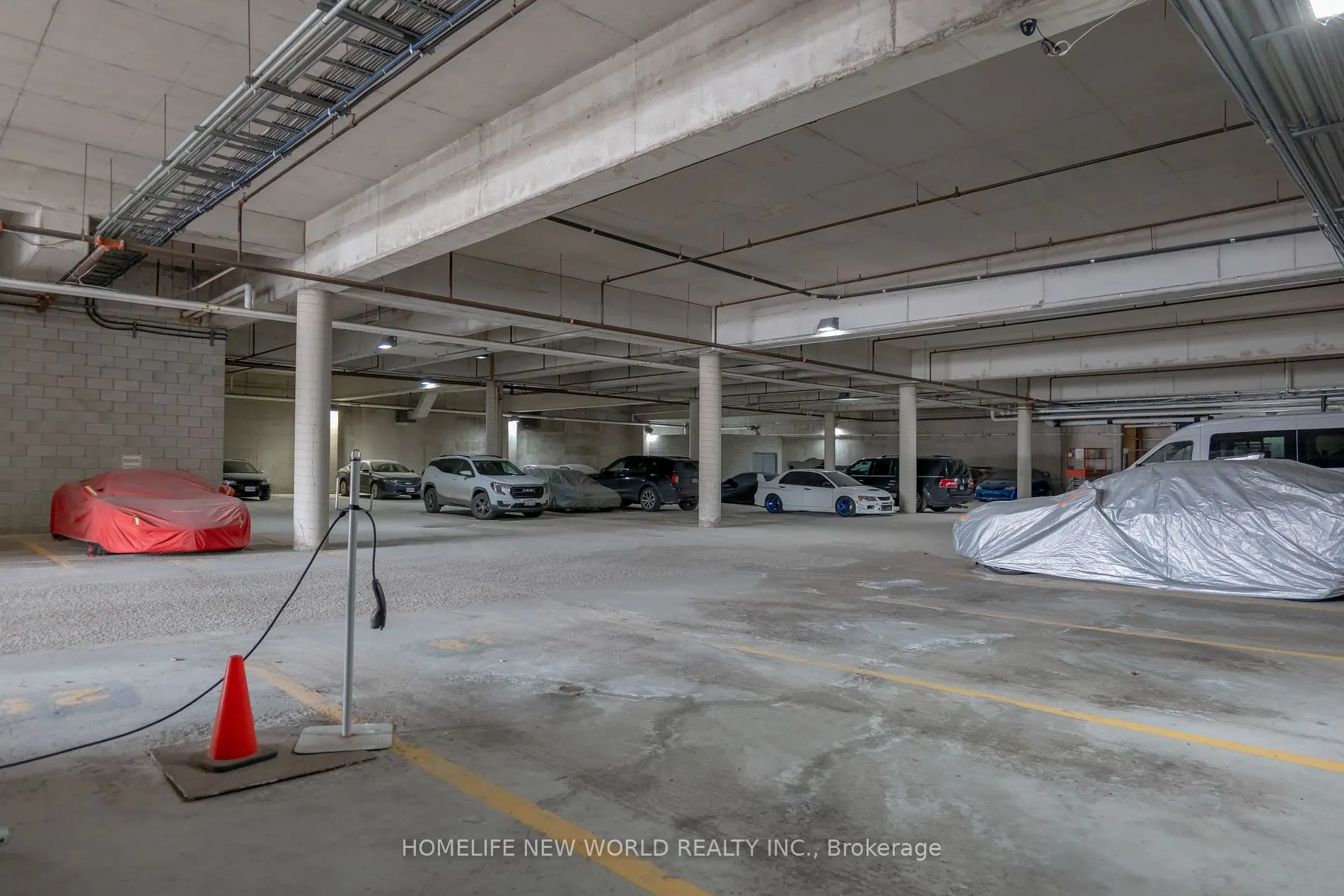 8901 Woodbine Avenue, #100