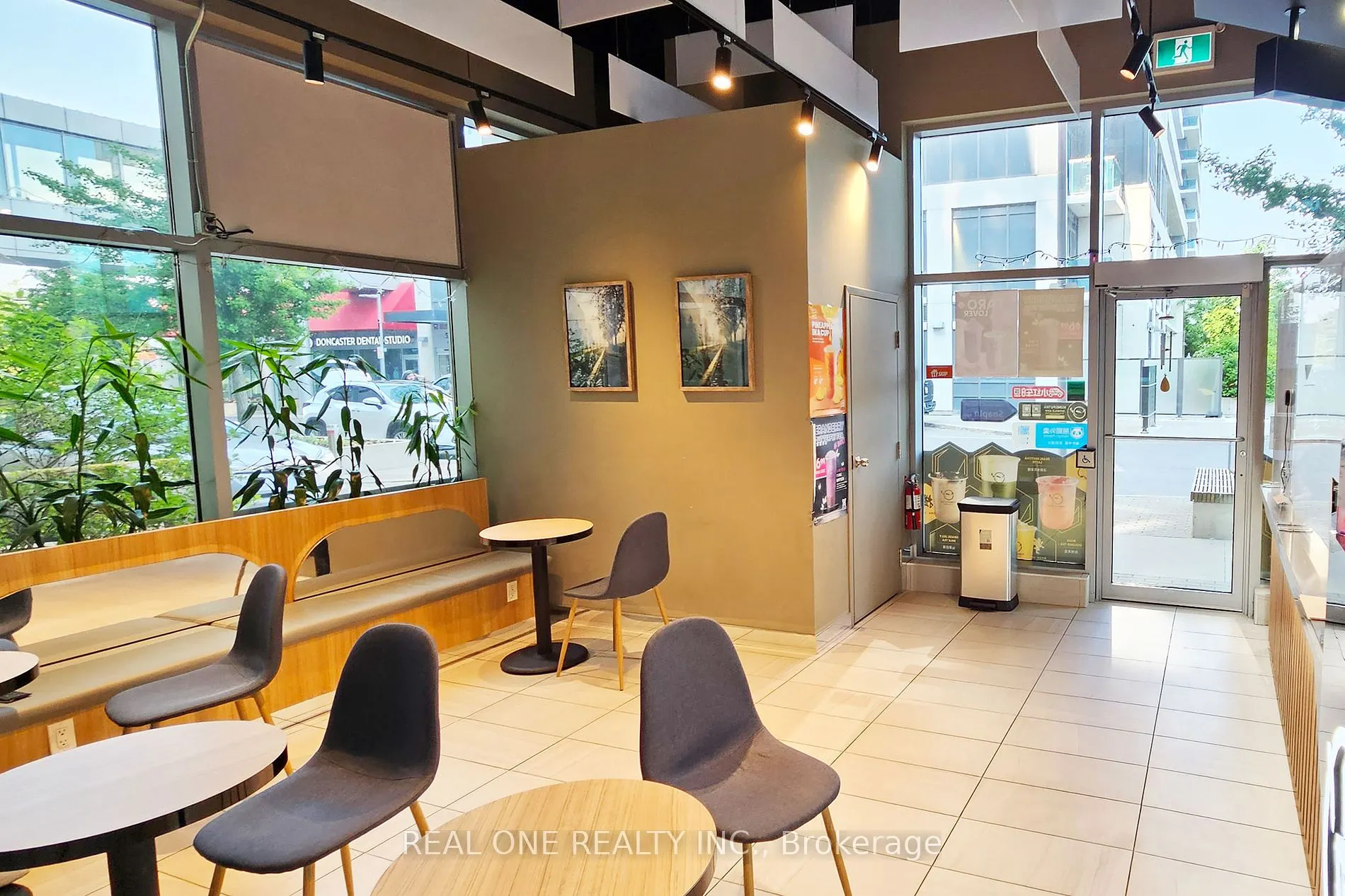 7163 Yonge Street, #101
