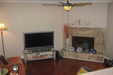 8 Millcroft Way