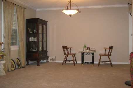 8 Millcroft Way