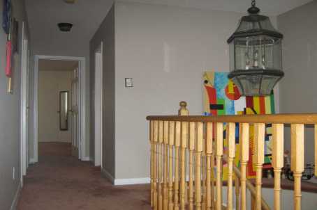 8 Millcroft Way