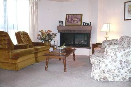 15390 Yonge St, #104