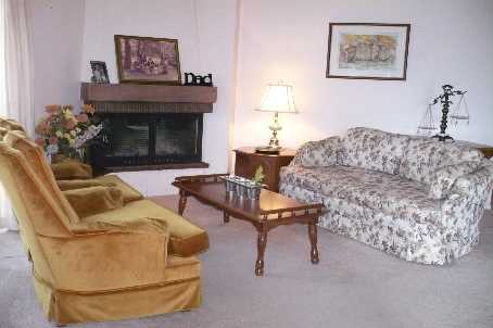 15390 Yonge St, #104