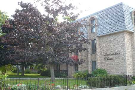 15390 Yonge St, #104