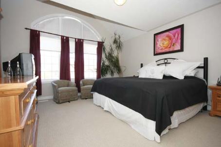 87 Serene Way
