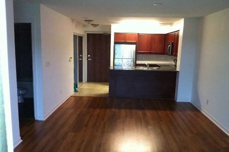 185 Oneida Cres, #816