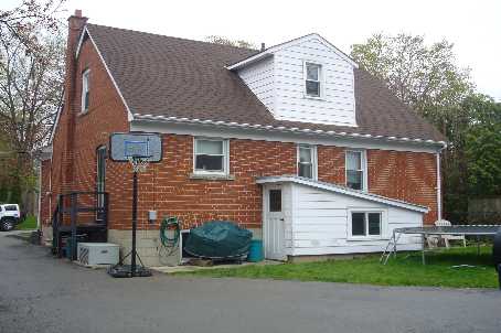 34 Elizabeth St S