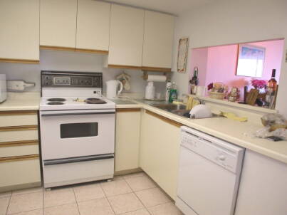 7440 Bathurst St, #308