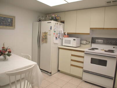 7440 Bathurst St, #308