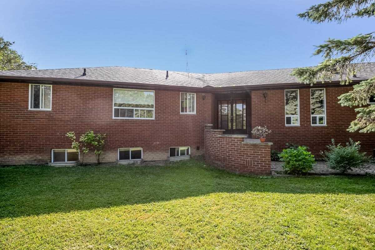 15295 11th Concession