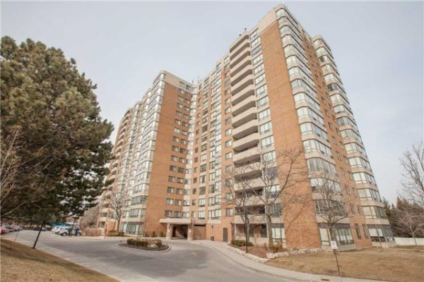 7601 Bathurst St, Vaughan