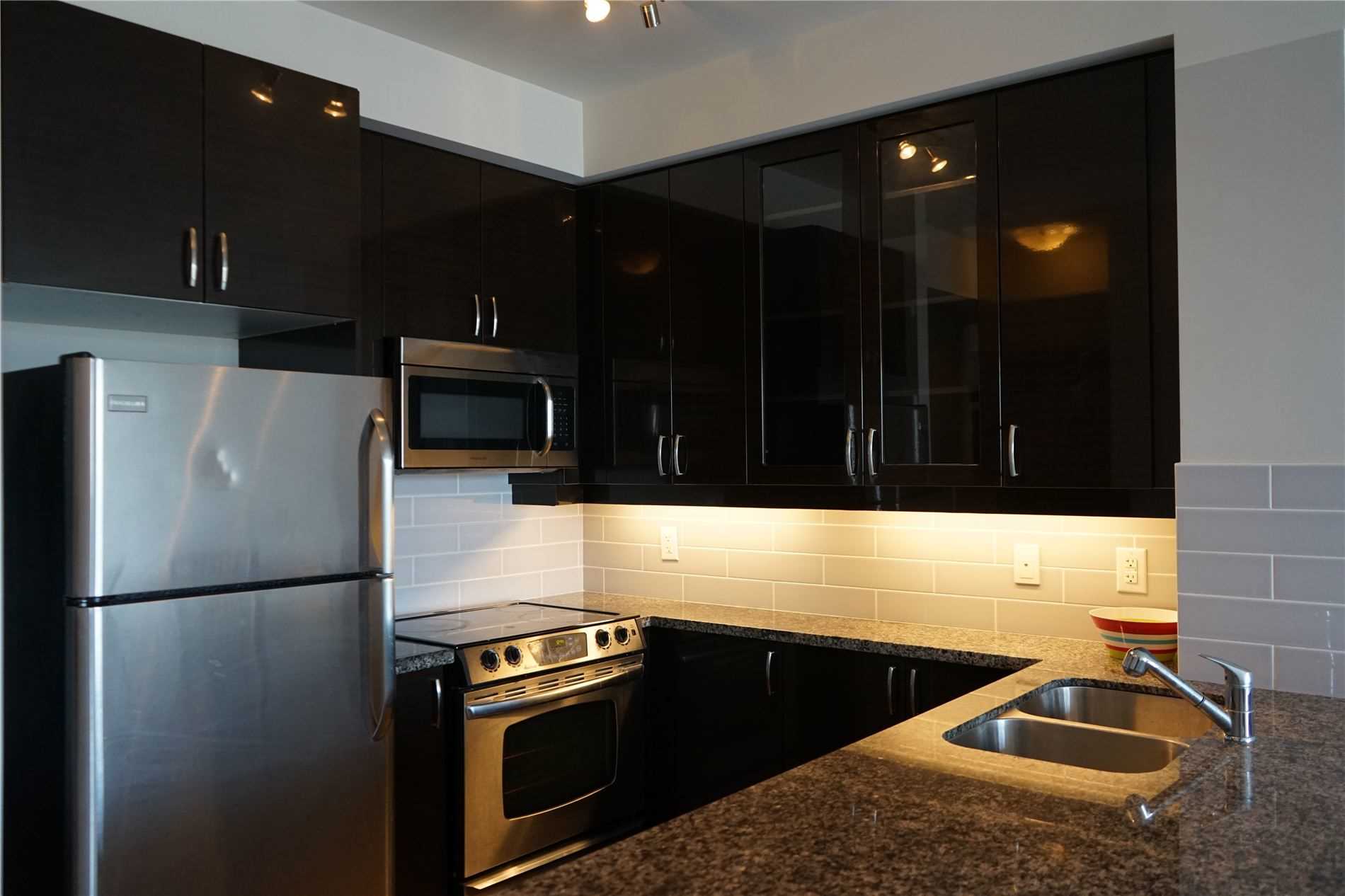 151 Upper Duke Cres, #1001