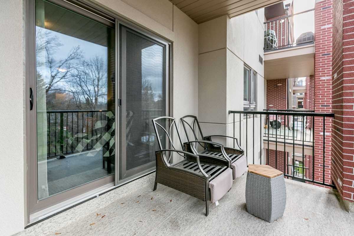 157 Wellington St E, #304