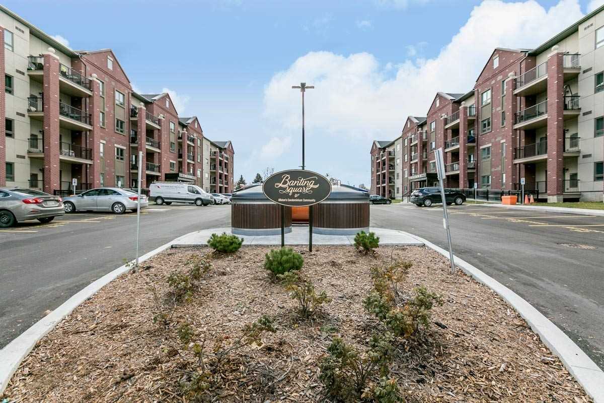 157 Wellington St E, #304