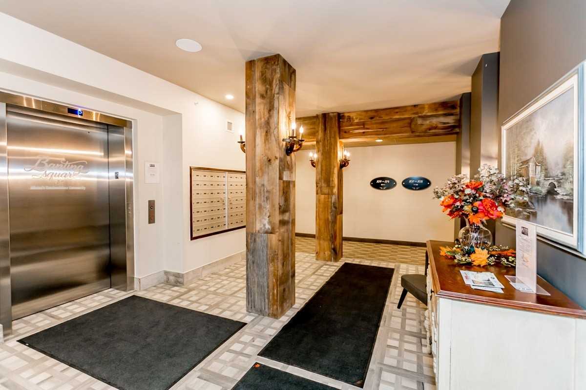 157 Wellington St E, #304