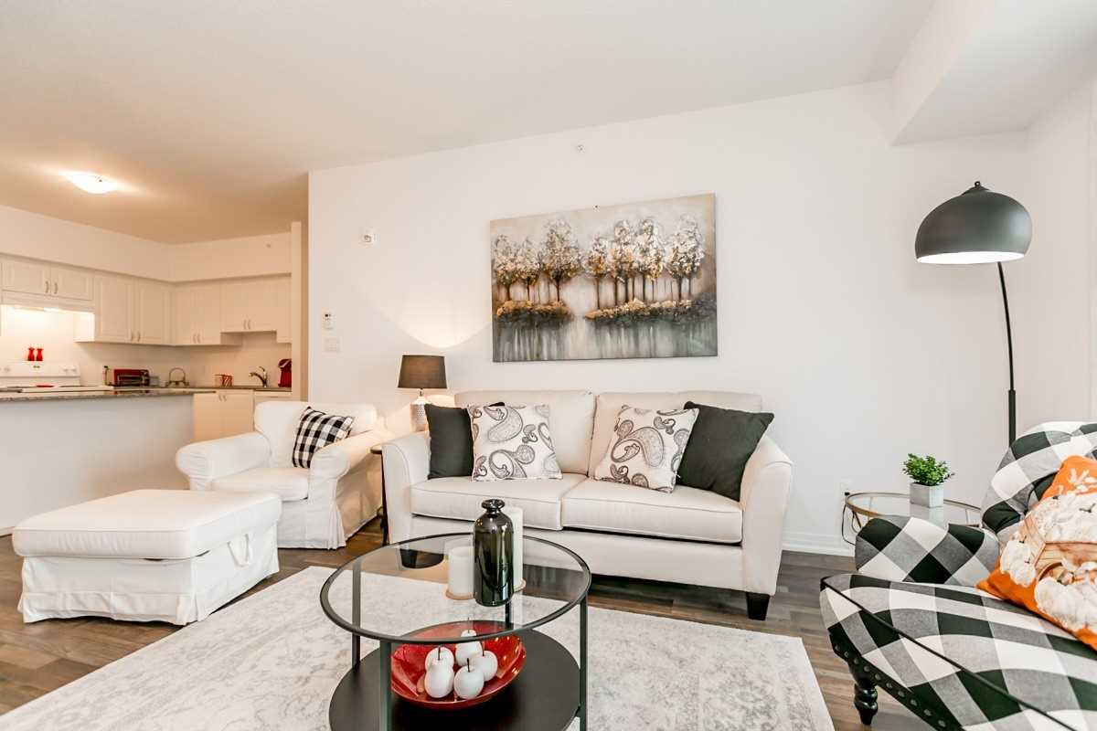 157 Wellington St E, #304